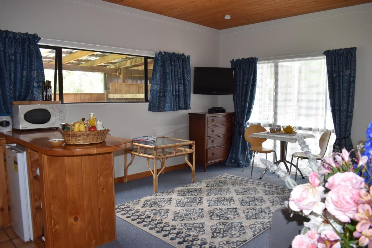 Olivista Bed and Breakfast Masterton Exteriör bild